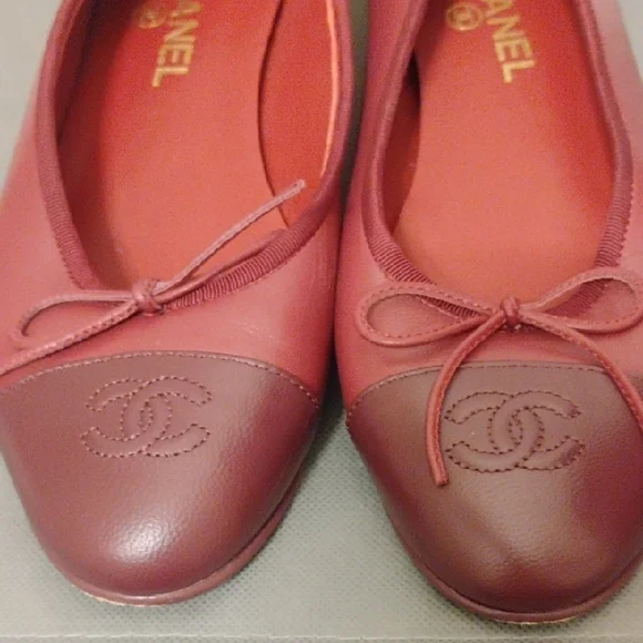 CHANEL Women's Burgundy Leather Loafers - Picture 3 of 6